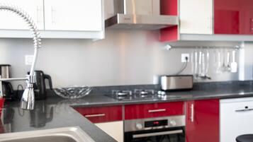 Réfrigérateur, micro-ondes, lave-vaisselle, cafetiÚre/bouilloire