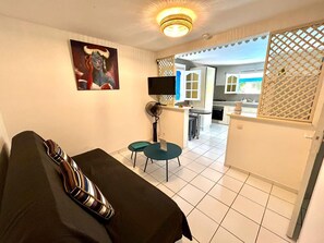 2 Schlafzimmer, Reisekinderbett, WLAN, Bettwäsche