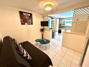 2 Schlafzimmer, Reisekinderbett, WLAN, Bettwäsche