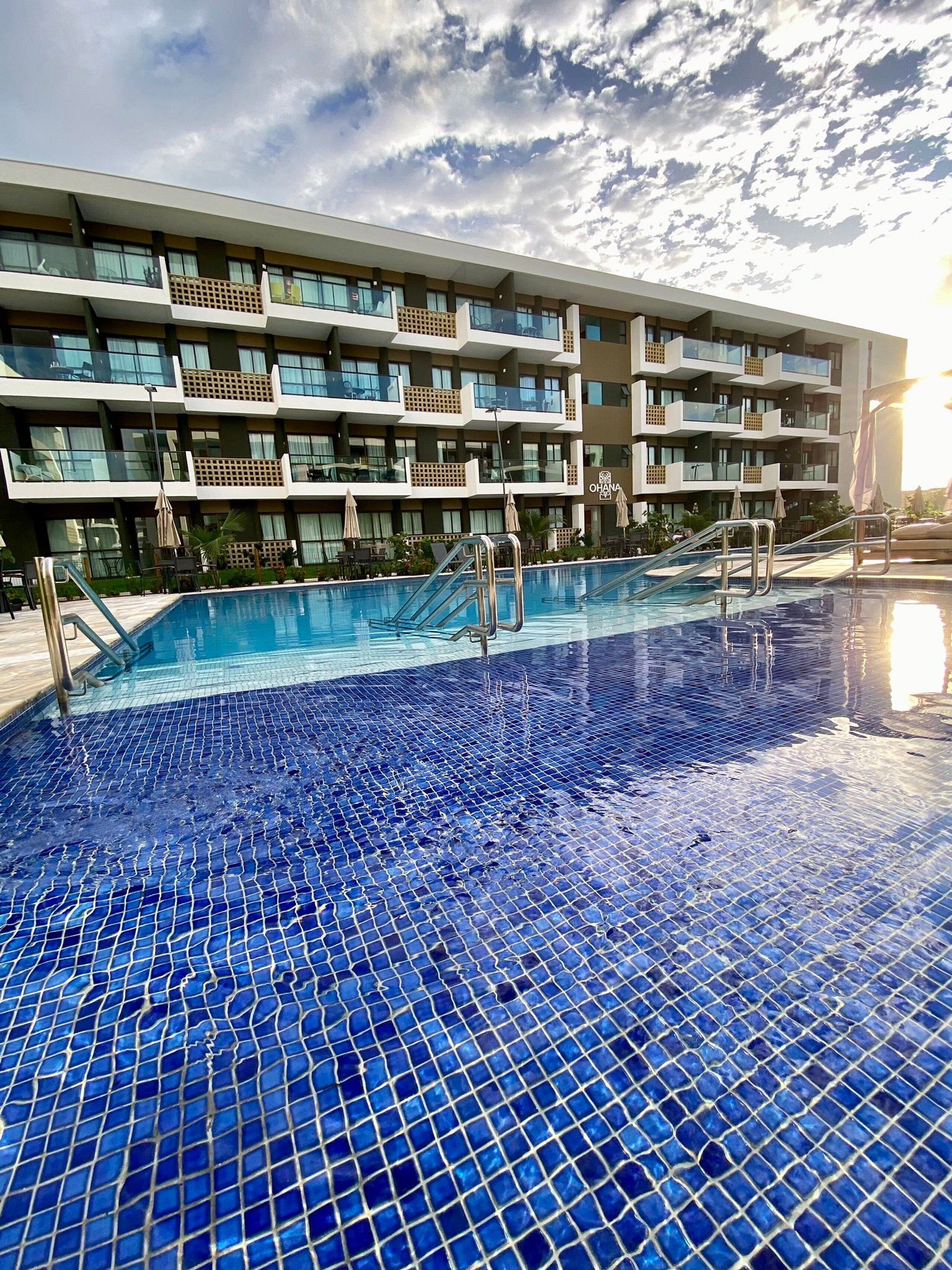 Comfort Studio | Pool | 7 outdoor pools, open 9:00 AM to 10:00 PM, free cabanas, pool umbrellas