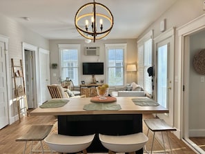 Dining - Seaglass Village Gem! 3 night min, close to Ogunquit Beach (Wells)