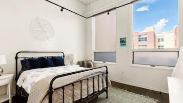 1 bedroom, desk, iron/ironing board, WiFi