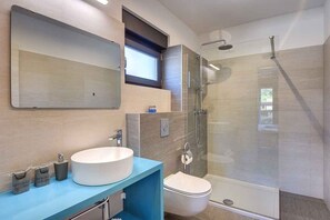 Bathroom - Villa with swimming pool and playground (Valbandon)