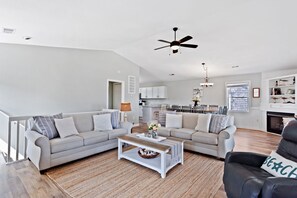 Televisión, chimenea y futbolito 