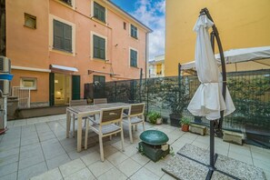 Outdoor dining - New! Chiavari Comfortable mini Appt x4 (Chiavari)