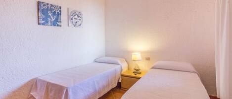 2 chambres, fer et planche Ă repasser, accĂšs Ă Internet