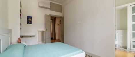3 chambres, fer et planche Ă repasser, accĂšs Ă Internet, literie fournie