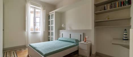 3 bedrooms, iron/ironing board, Internet, bed sheets