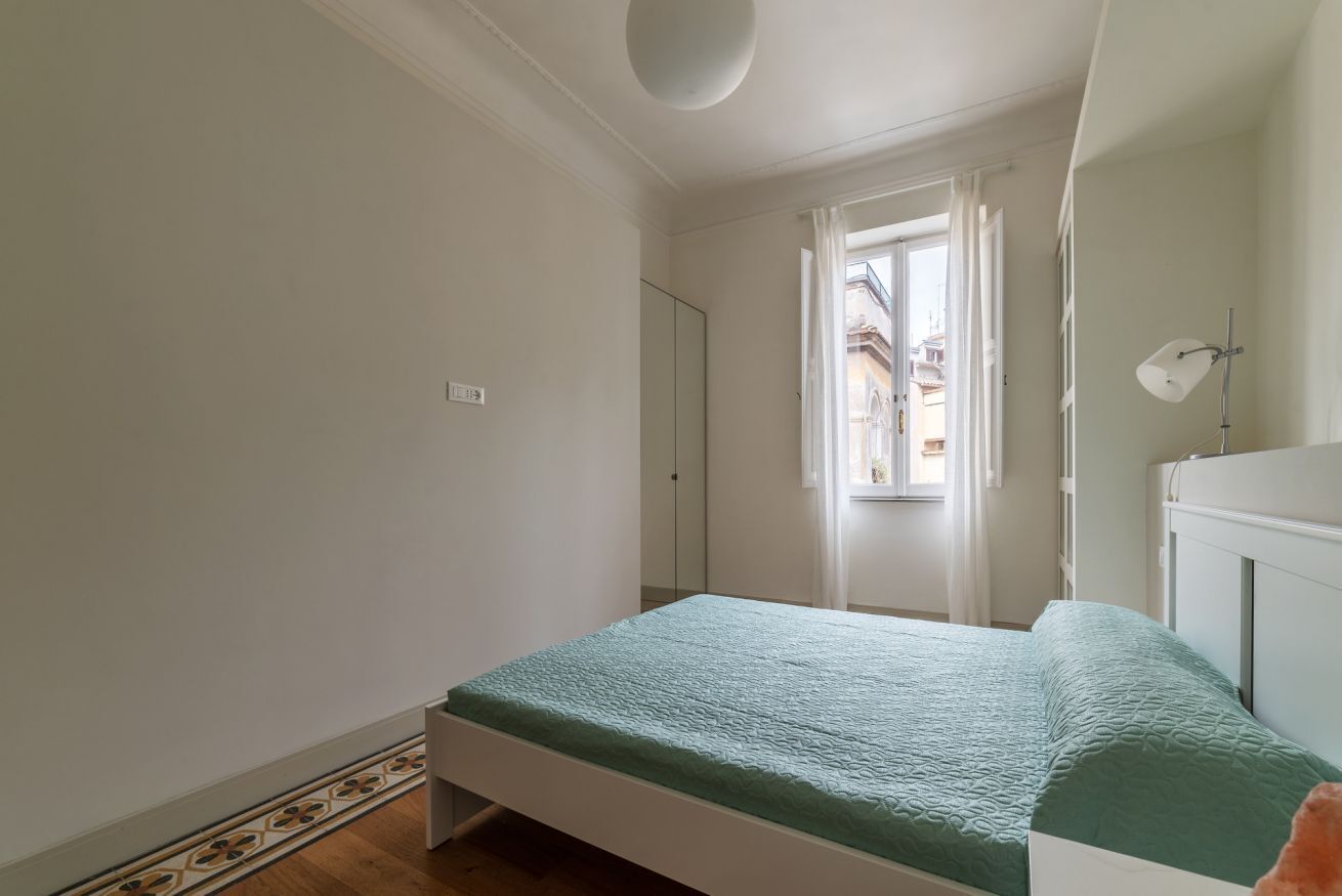 3 bedrooms, iron/ironing board, internet, bed sheets
