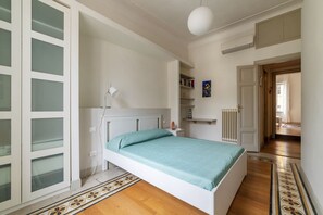 3 bedrooms, iron/ironing board, Internet, bed sheets