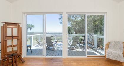 Ocean and Marsh Views, Surf Cottage, Sleeps 7