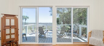 Ocean and Marsh Views, Surf Cottage, Sleeps 7