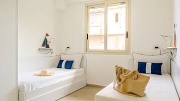 2 Schlafzimmer, Reisekinderbett, kostenloses WLAN, Bettwäsche