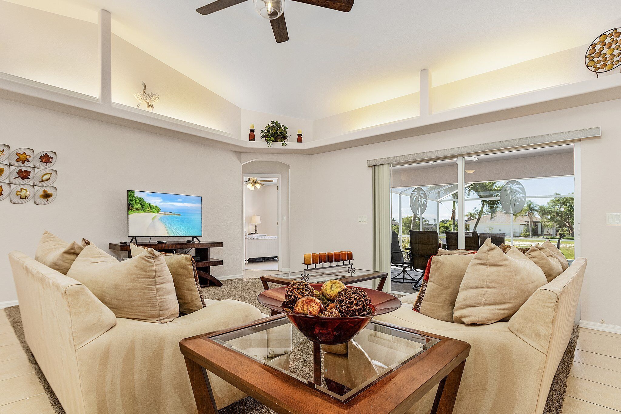 المنشأة من الداخل