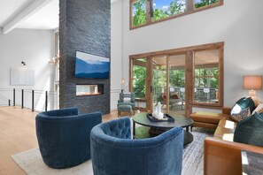 智能电视、壁炉