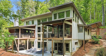 Linger Longer ~ Private Creek Access! Hot Tub & Fire Pit