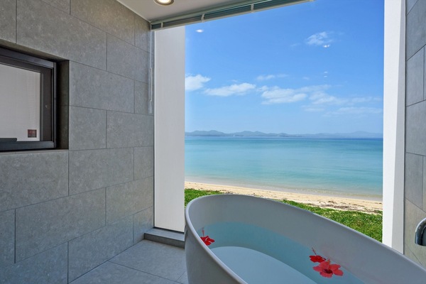 Standard Villa, 3 Bedrooms, Non Smoking, Sea View | Bathroom | Hair dryer, slippers, towels