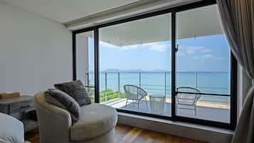 Standard Villa, 3 Bedrooms, Non Smoking, Sea View | Living area | Flat-screen TV