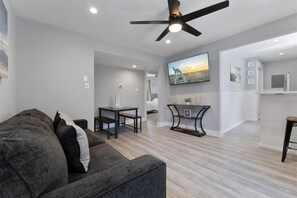 Télévision à écran plat