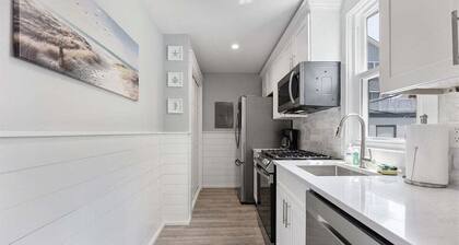 Renovated 1BR/1BATH Condo w/ Beautiful Finishes