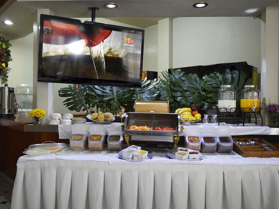 Free daily continental breakfast