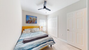 3 bedrooms, desk, iron/ironing board, travel crib