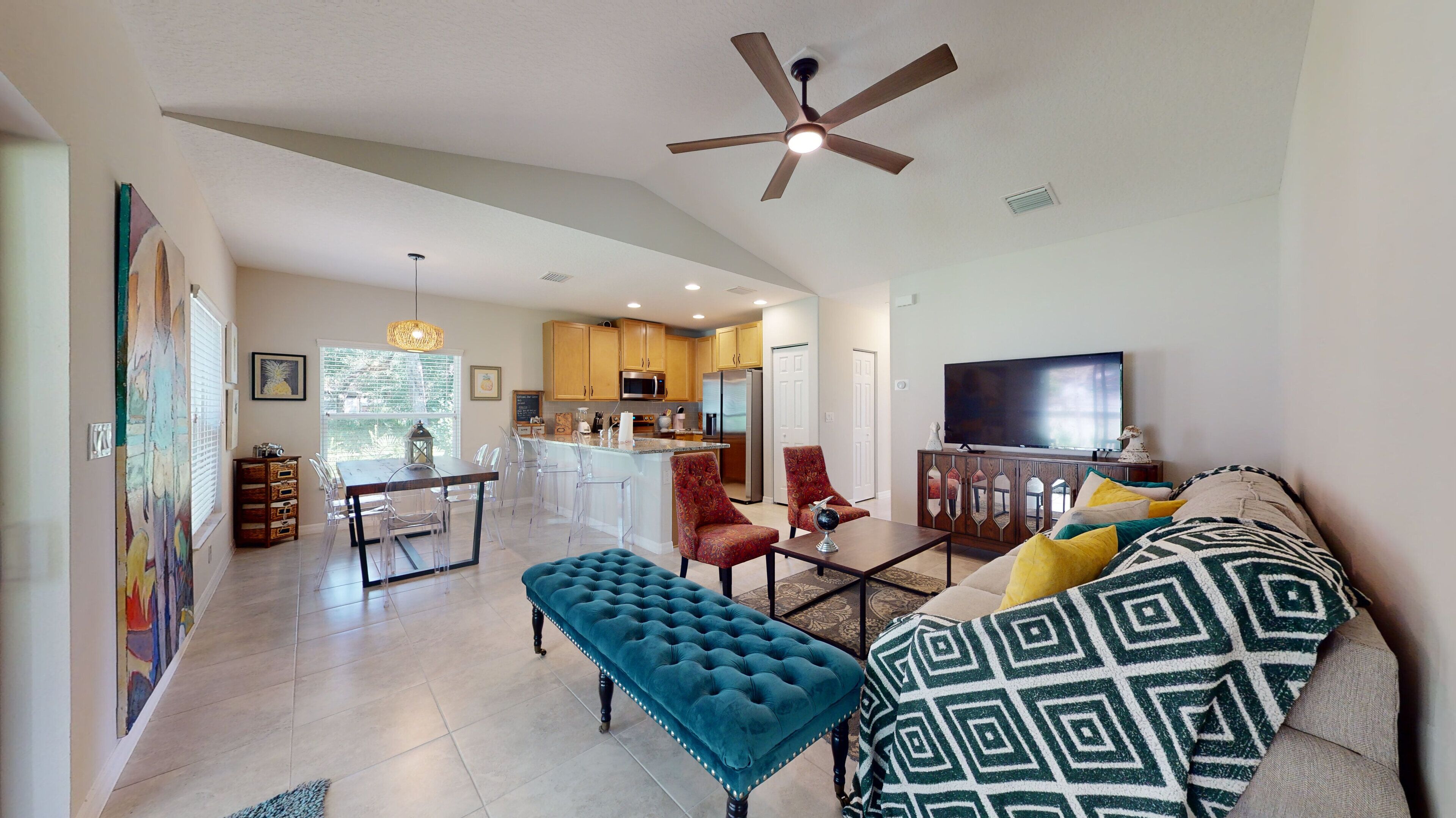 Beachy Villa Steps to Malacompra Beach Sleeps 8, near parks, golf & restaurants