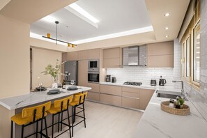 Fridge, microwave, oven, stovetop - Verkon Villa seaview senses (Αγία Πελαγία )
