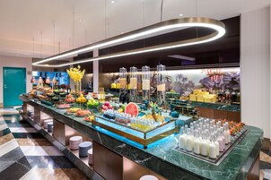 Free daily buffet breakfast