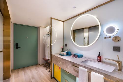 Premium Double Room, 1 Queen Bed, Non Smoking, Refrigerator