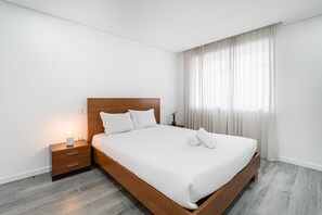 1 chambre, bureau, fer et planche à repasser, accès à Internet