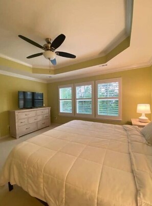 2 عدّة غرف نوم وواي فاي وملاءات أسرّة