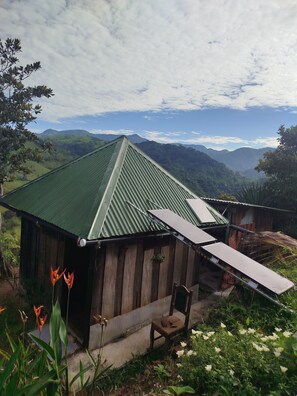 Exterior - Sustainable Living: Solar Eco-Retreat in Paradise, and Pet-Friendly! (Sardinal)