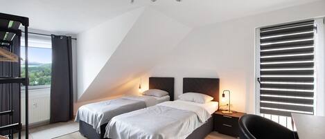 1 bedroom, free WiFi, bed sheets