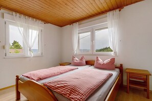 2 chambres, fer et planche à repasser, Wi-Fi gratuit, draps fournis