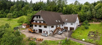 Holiday Apartment "Grüner Ausblick" with Mountain View, Private Terrace