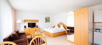 Studio Apartment 'Ferienwohnung, 35qm' with Balcony and Wi-Fi