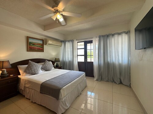 St. Lawrence Suites - Suite Three