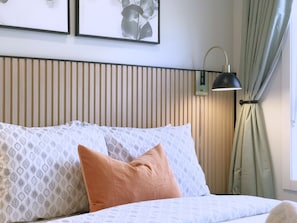 1 bedroom, iron/ironing board, free WiFi, bed sheets - 🦊Tiny, Mighty Studio in Canmore🦊 (Canmore)