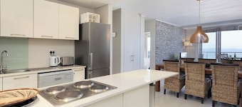 Beachfront Apt - Kite Beach + table mtn view