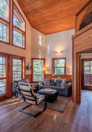 Cabin | Khu phòng khách