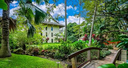 Luxury, upgraded Waikomo Streams condo with pool - walk to Poipu Beach