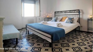 2 Schlafzimmer, Bügeleisen/Bügelbrett