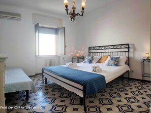 2 Schlafzimmer, Bügeleisen/Bügelbrett