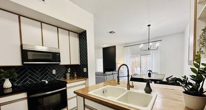 StarryNight @ Museum Park - Walk to Houston Museums, Hermann Park, Zoo & Dining!