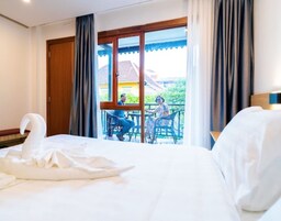 Sábanas de algodón egipcio, ropa de cama de alta calidad y minibar 