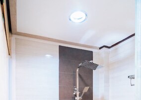Standard Double Room | Bathroom | Hair dryer, slippers, bidet, towels