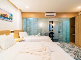 Family Room | Egyptian cotton sheets, premium bedding, minibar, in-room safe