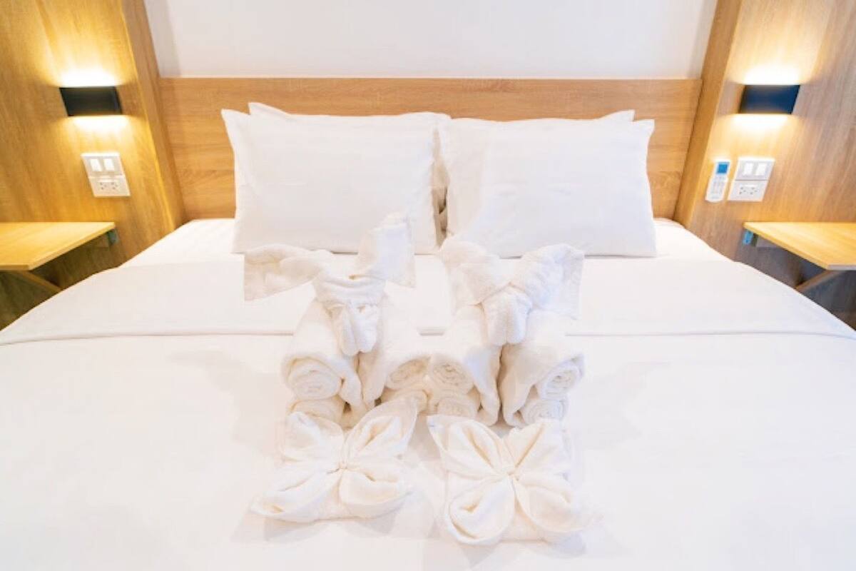 Kamar Double Standar | Seprai katun Mesir, seprai premium, minibar, dan brankas