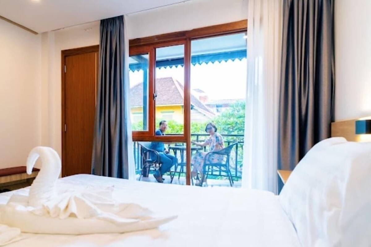 Seprai katun Mesir, seprai premium, minibar, dan brankas